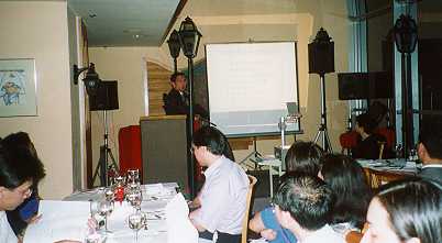 act_199905-3.JPG (14282 bytes)